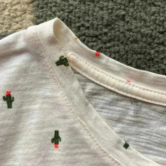 Old Navy Boyfriend Tee with Pocket, Cactus Print T-Shirt, Size M - Picture 13 of 16